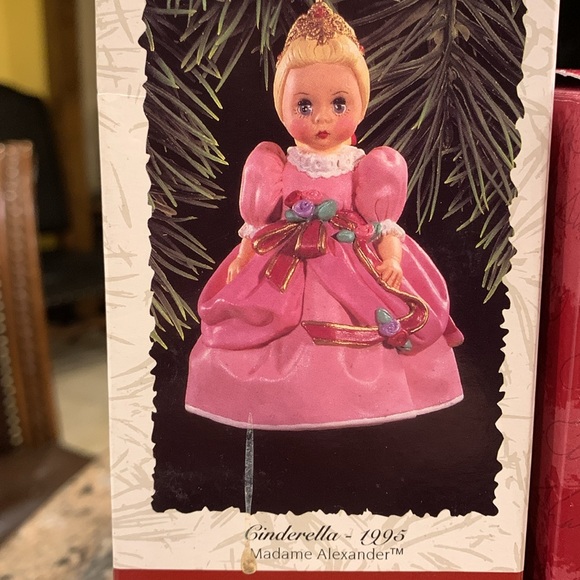 😇 (6)Hallmark Keepsake Madame Alexander Christmas Ornaments🎄offers welcomed🎁 - Picture 2 of 7
